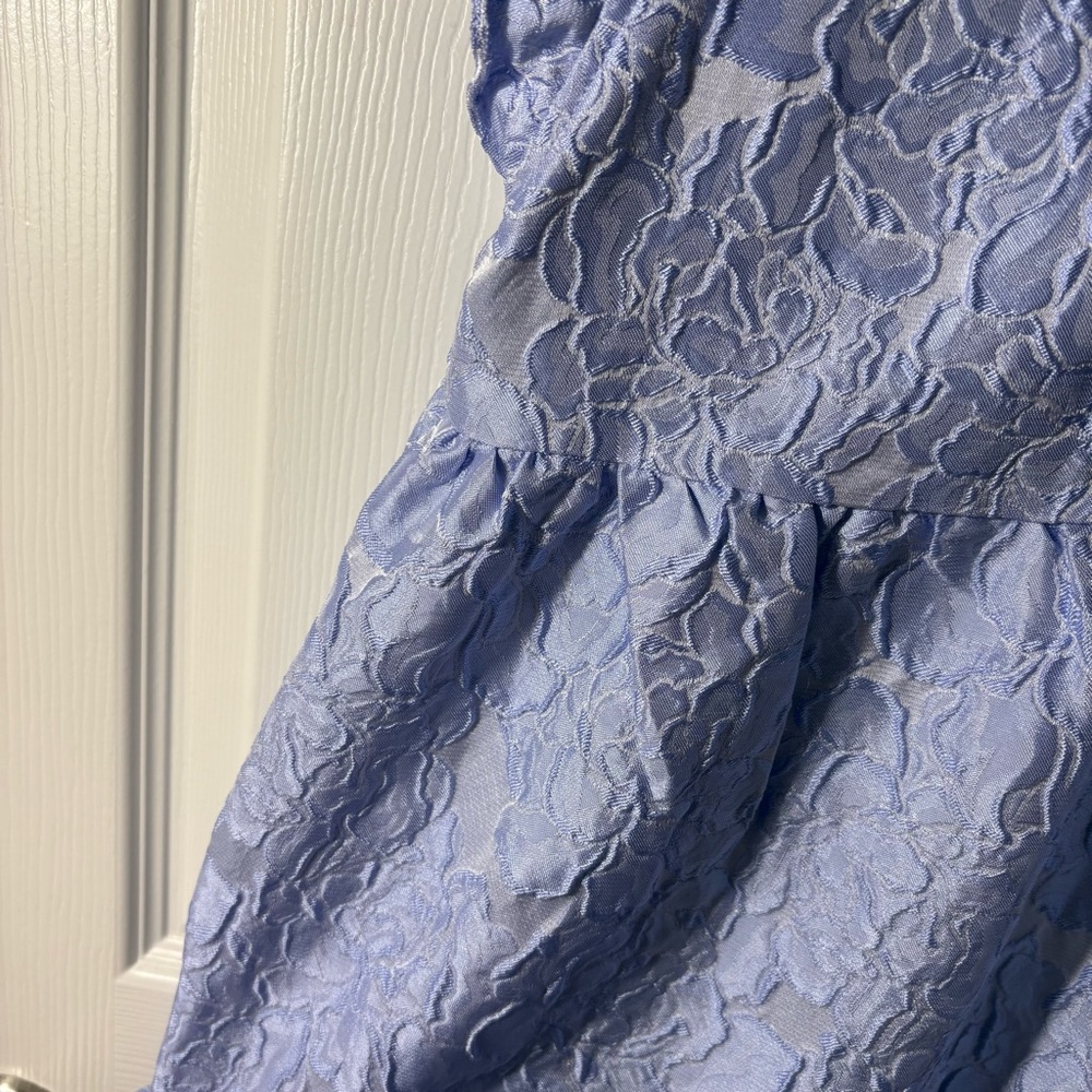 THML Dress - Picture 2 of 4